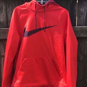 NIKE DRI FIT RED HOODIE. SIZE LARGE